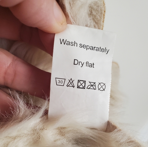 Pistachio Women's Cream Faux Fur Vest. MED - Picture 5 of 10